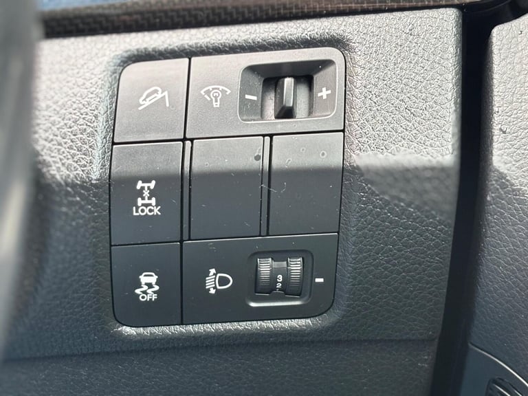 2015 Hyundai Santa Fe 2.2 CRDi Premium 4WD Euro 5 5dr (7 seat) ESTATE Diesel Manual