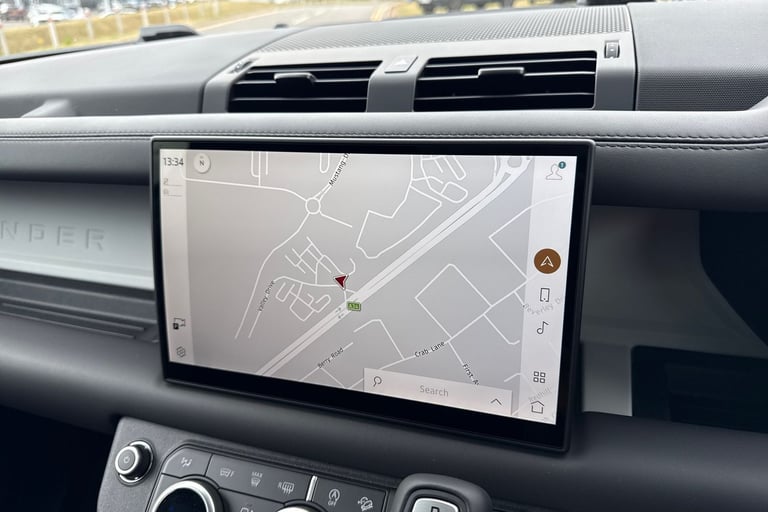 2025 Land Rover Defender 110 3.0 D250 MHEV X-Dynamic SE Auto 4WD Euro 6 (s/s) 5dr SUV Automatic