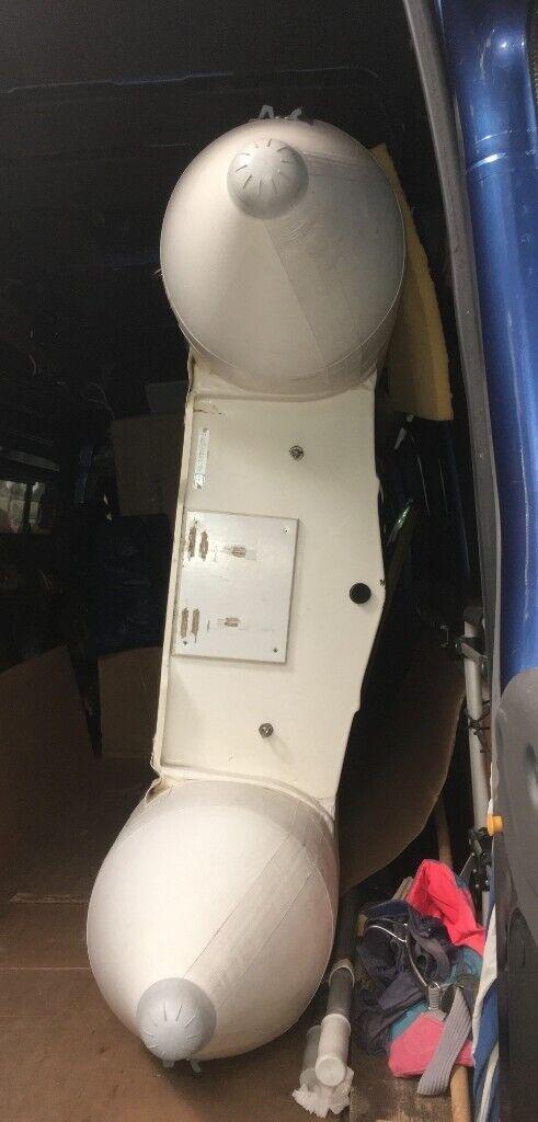 ZODIAC YACHTLINE 310 RIB & YAMAHA 15HP 2-STROKE TWIN OUTBOARD, ENGINE TROLLEY STAND, ACCESSORIES