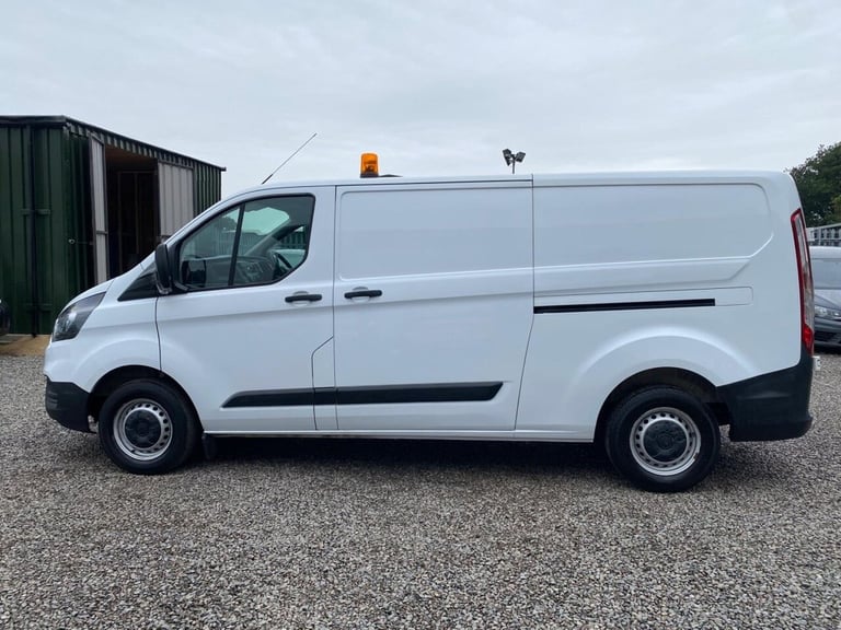 2018 Ford Transit Custom 2.0 300 EcoBlue Panel Van 5dr Diesel Manual L2 H1 Euro 6 (105 ps) PANEL ...