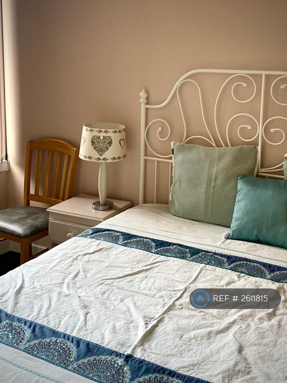 2 bedroom flat in Victoria Road, Dundee, DD1 (2 bed) (#2611815)