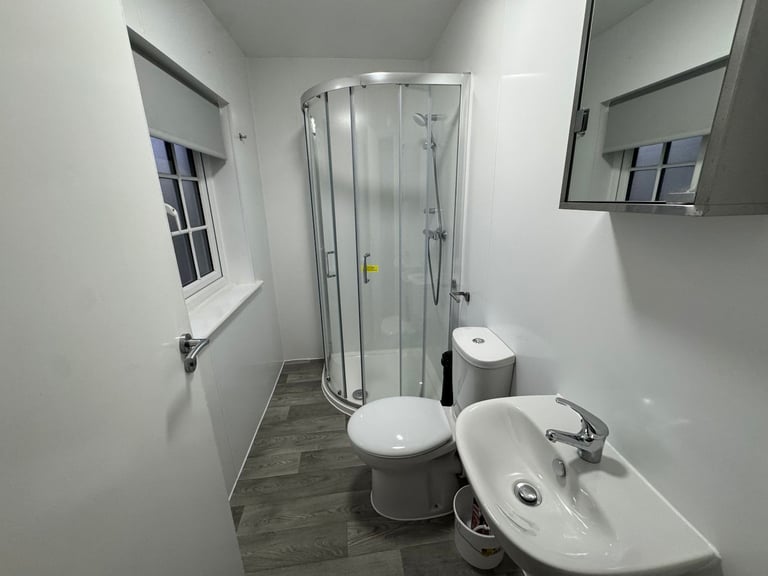 2 DOUBLE ENSUITE BEDSITS WICKLIFFE GARDENS WEMBLEY HA9