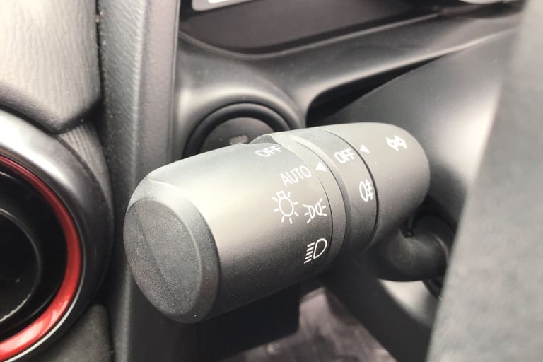 2024 Mazda Mazda2 102329 Hatchback Petrol Automatic