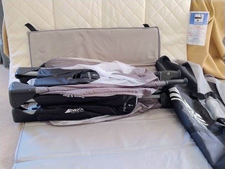 Hauck Travel Cot