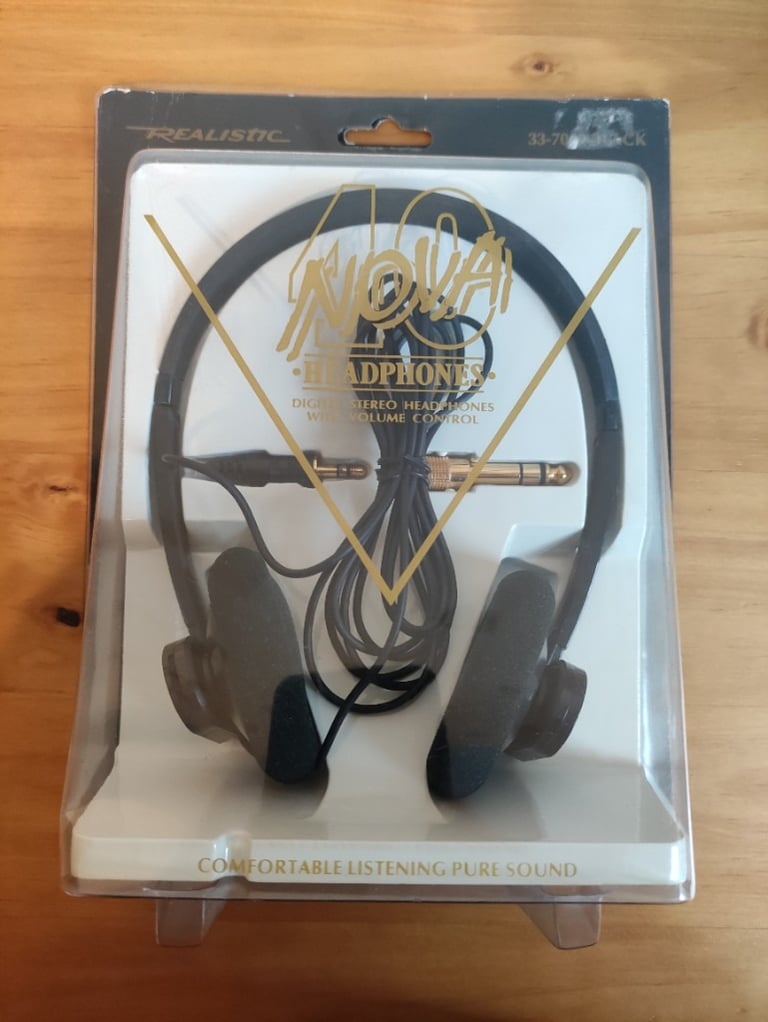 Vintage 1990s Black Realistic Nova 40 Tandy Digital Stereo Headphones - NEW