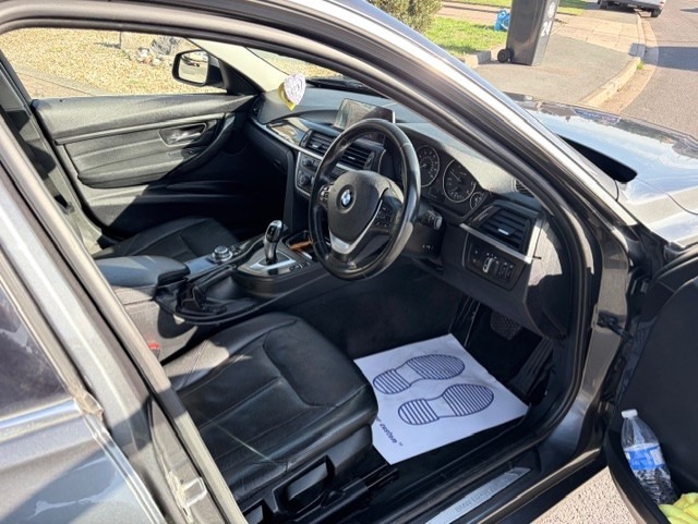 2013 BMW 3 Series 320d Luxury 4dr Step Auto SALOON Diesel Automatic