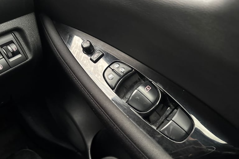 2022 Nissan Leaf 110kW N-Connecta 39kWh 5dr Auto Hatchback Electric Automatic