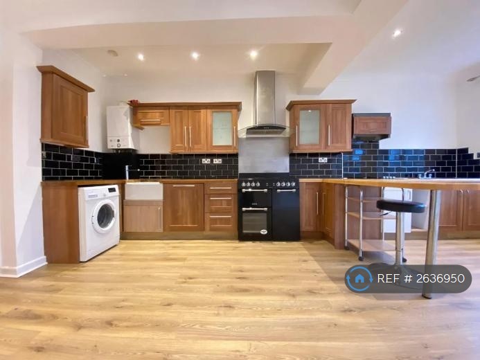 5 bedroom house in Beechcroft Gardens, Wembley, HA9 (5 bed) (#2636950)