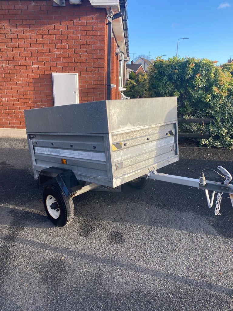 Small Maypole Box Trailer