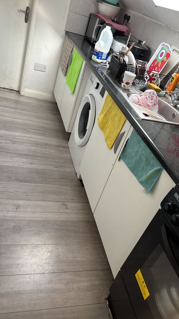 En suite Double Room - To Rent In Forest Gate Station E7 9AP 