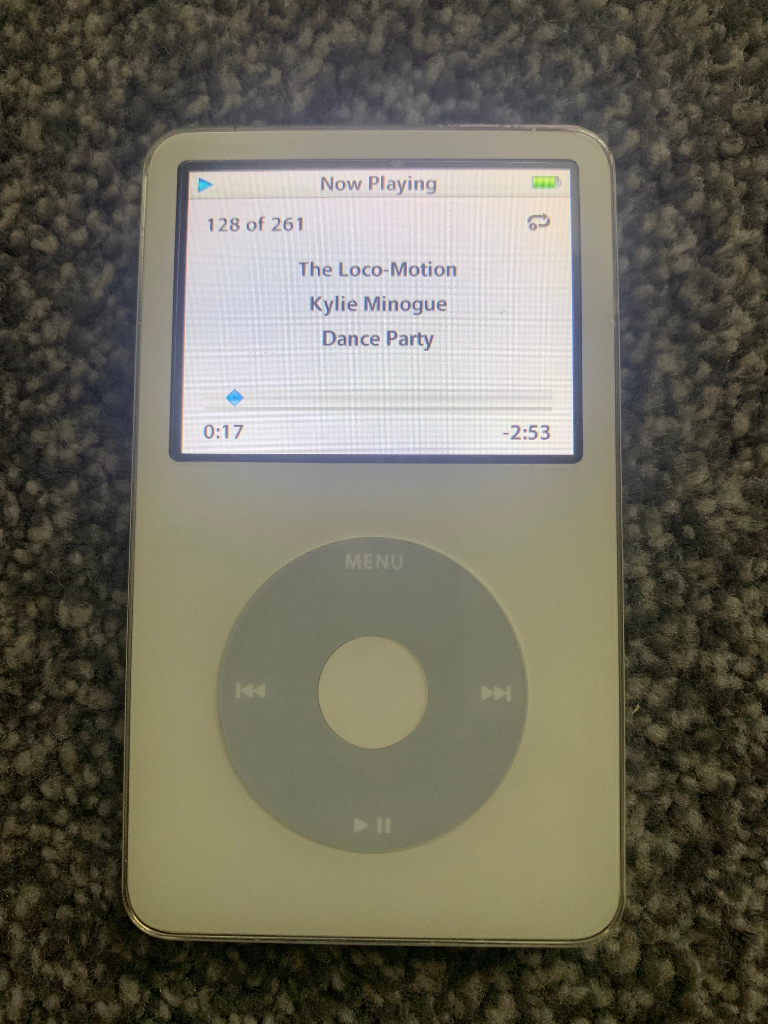 Apple iPod Classic 5th Generation (30GB) MP3 Player (White)