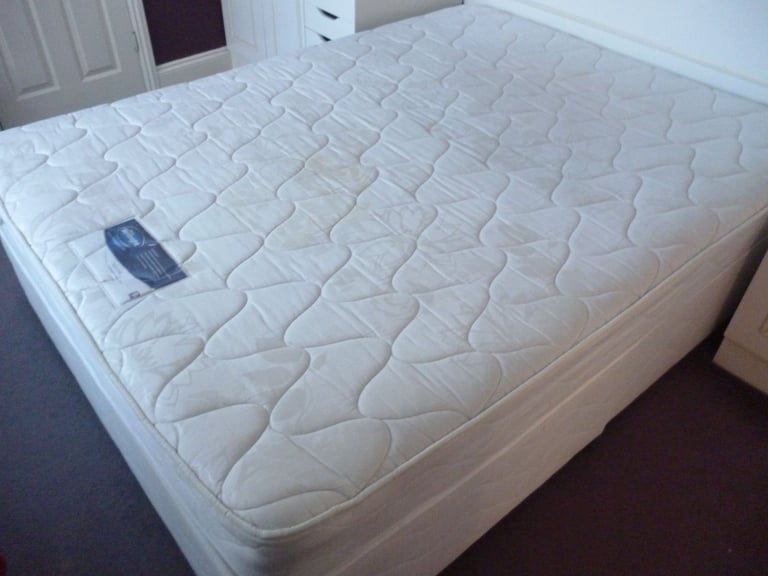 Very beautiful quality SilentNight 5 foot king size complete bed,very comfortable & relaxing bed.
