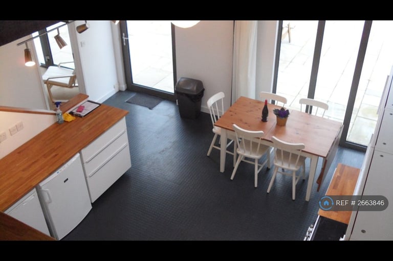 1 bedroom in Silk Mills Road, Taunton, TA1 (#2663846)