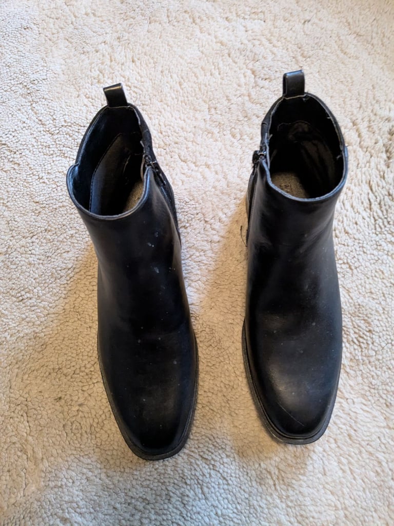image for Adult footwear 
