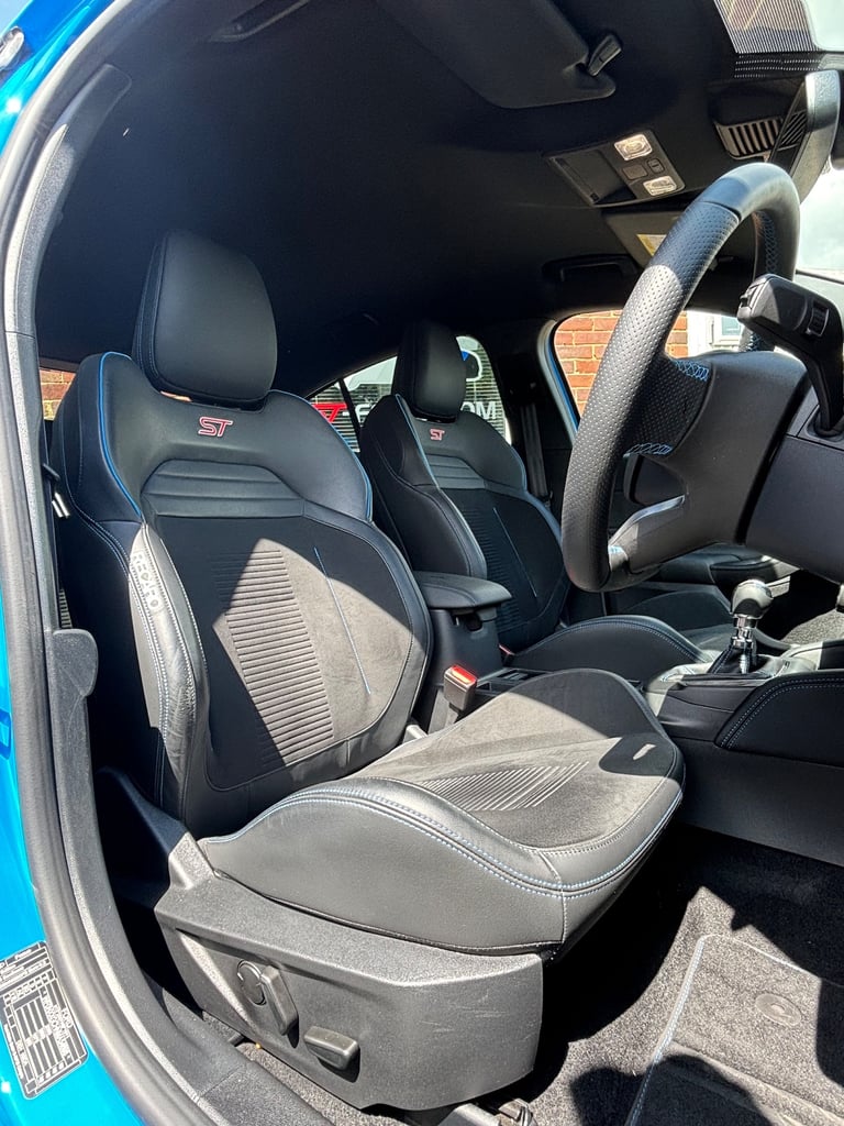 2021 Ford Focus 2.3T EcoBoost ST EDITION. 1 OWNER  ONLY 7 000 MILES  FULL FORD