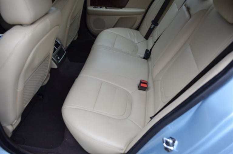 2012 Jaguar XF 2.2d Premium Luxury 4dr Auto SALOON DIESEL Automatic