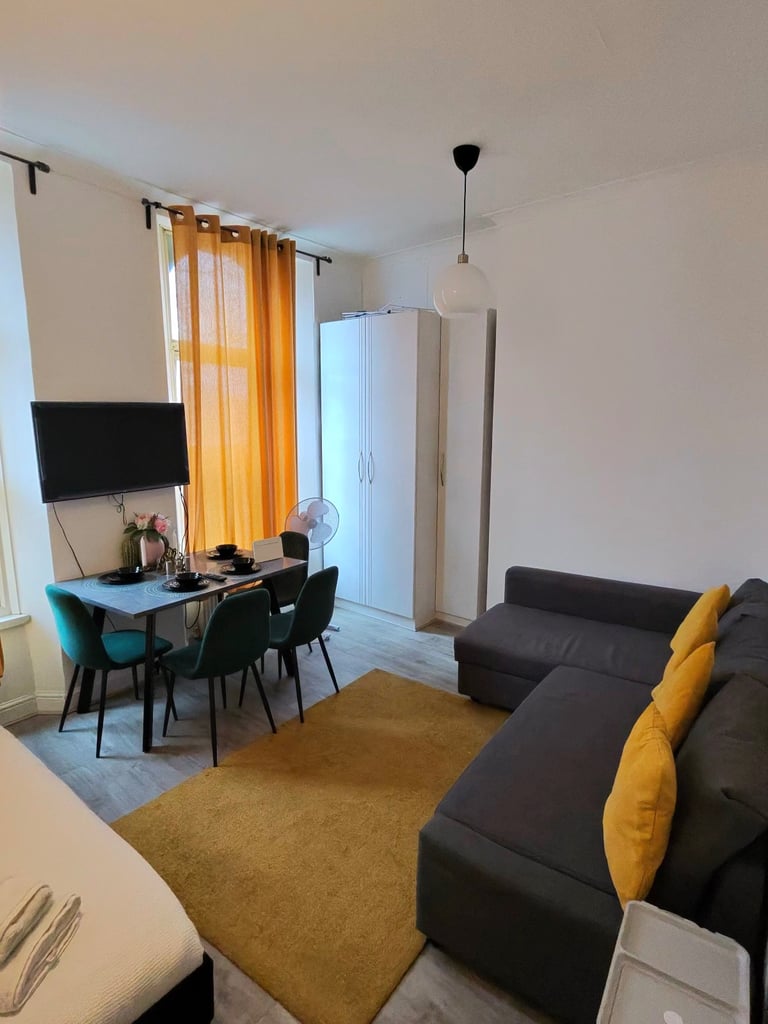 Ealing Available Now Studio flat – All Bills Included - -£335 per week 