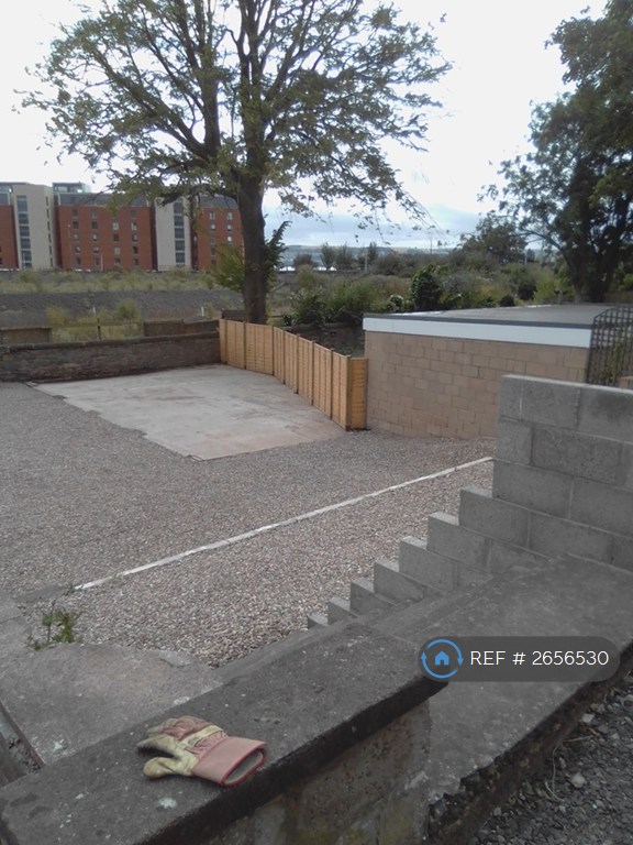 3 bedroom flat in Roseangle, Dundee, DD1 (3 bed) (#2656530)