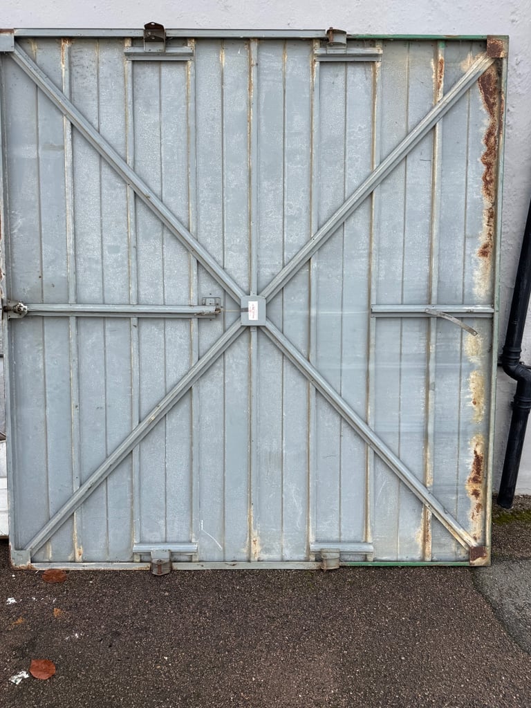 Free up and over garage door
