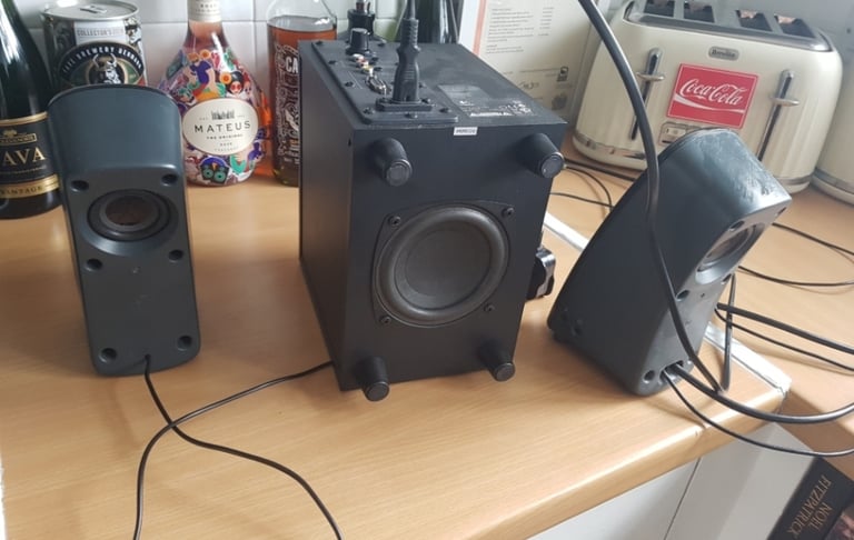 Speakers with subwoofer 