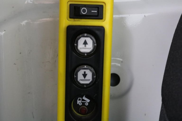 2022 Maxus Deliver 9 2.0 D20 Base RWD 150 BHP L2 MWB Tipper Euro 6 ULEZ Free TIPPER Diesel Manual