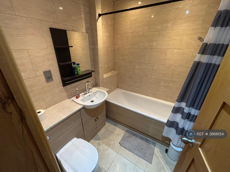 3 bedroom flat in College Green, Bristol, BS1 (3 bed) (#2666154)