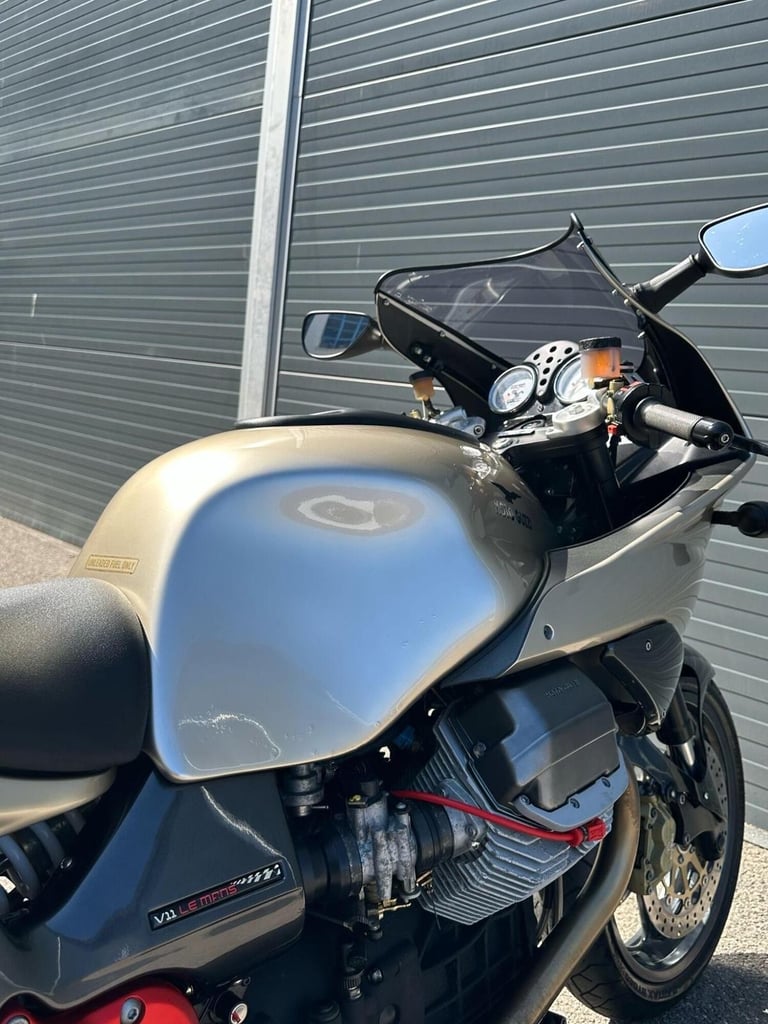 MOTO GUZZI LE MANS SPORT ROSSO CORSA 2002 Petrol Manual in Silver