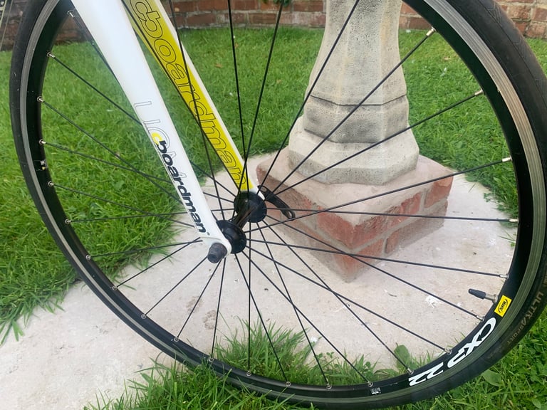 BOARDMAN TEAM C FULL CARBON ROAD BIKE,53cm FRAME,TIAGRA SHIFTERS/105 GEARS,FSA CRANK