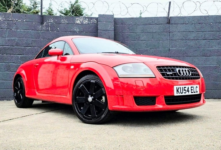 image for 2004 Audi TT 3.2 V6 DSG quattro 2dr COUPE Petrol Automatic