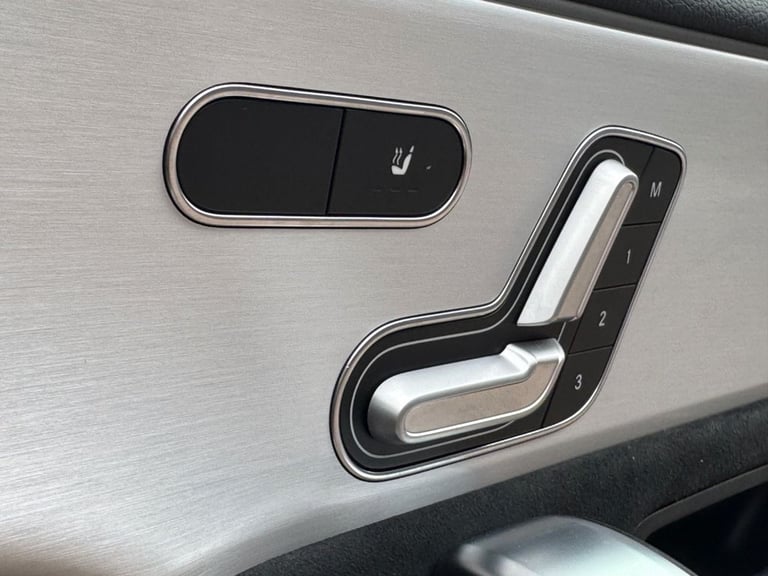 2022 71 MERCEDES-BENZ A-CLASS 1.3 A250E 15.6KWH AMG LINE EDITION (PREMIUM PLUS) 