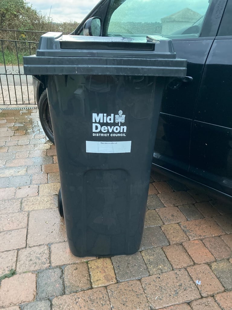 BLACK WHEELIE BIN hardly used