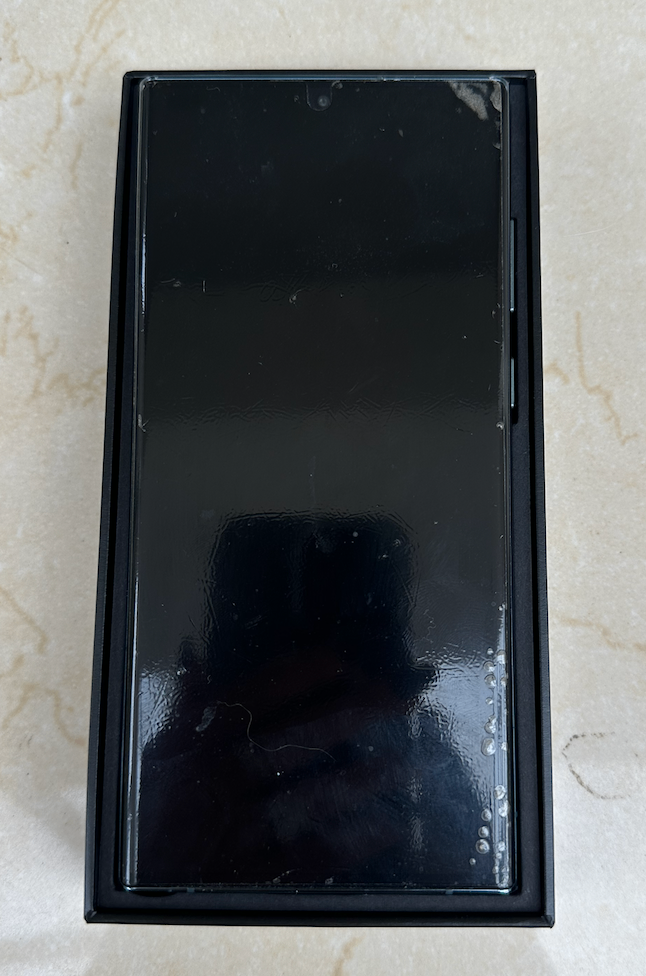 image for Nearly New Samsung Galaxy S22 Ultra SM-S908B/DS - 512GB - Green (Unlocked)