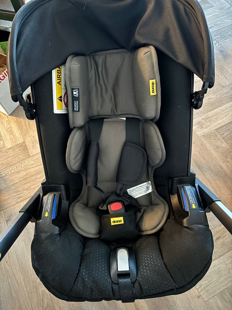 Doona stroller / car seat 