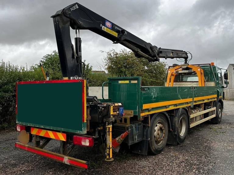 2013 DAF CF 26T DROPSIDE WITH HMF 1430 CRANE 