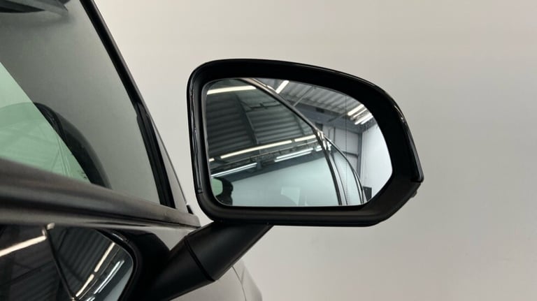 2022 Volvo XC40 Core, B3 mild hybrid, Petrol (Apple CarPlay, Power Tailgate, Google Nav) Estate P...