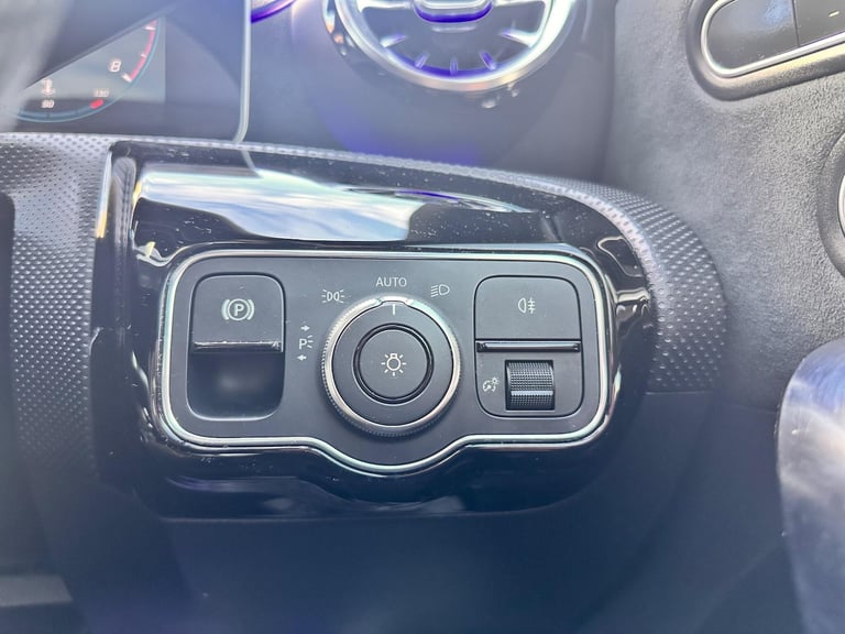 2019 Mercedes-Benz A-Class 1.3 A200 AMG Line (Premium) 7G-DCT Euro 6 (s/s) 5dr HATCHBACK Petrol A...