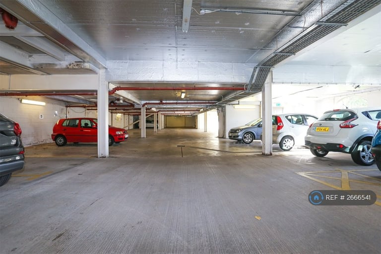 2 bedroom flat in George Street, Prestwich, Manchester, M25 (2 bed) (#2666541)