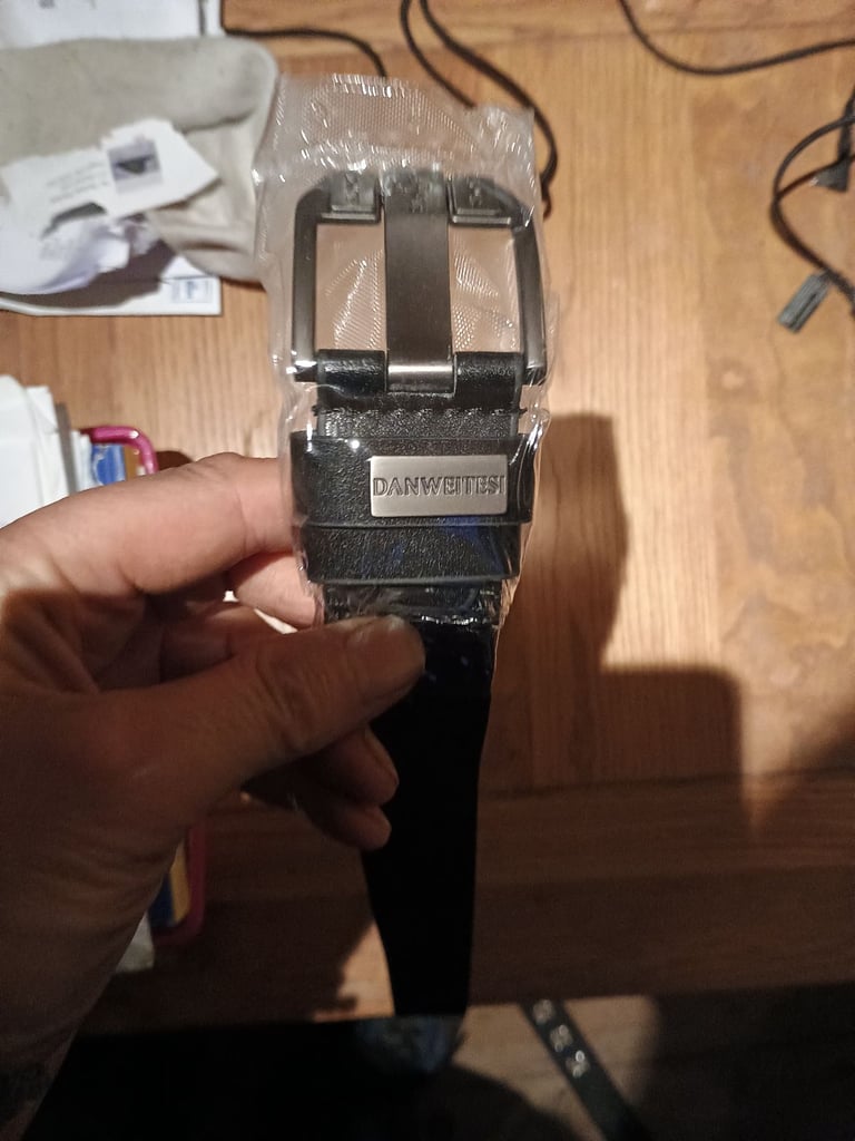 Brand new men's belt very White buckle.