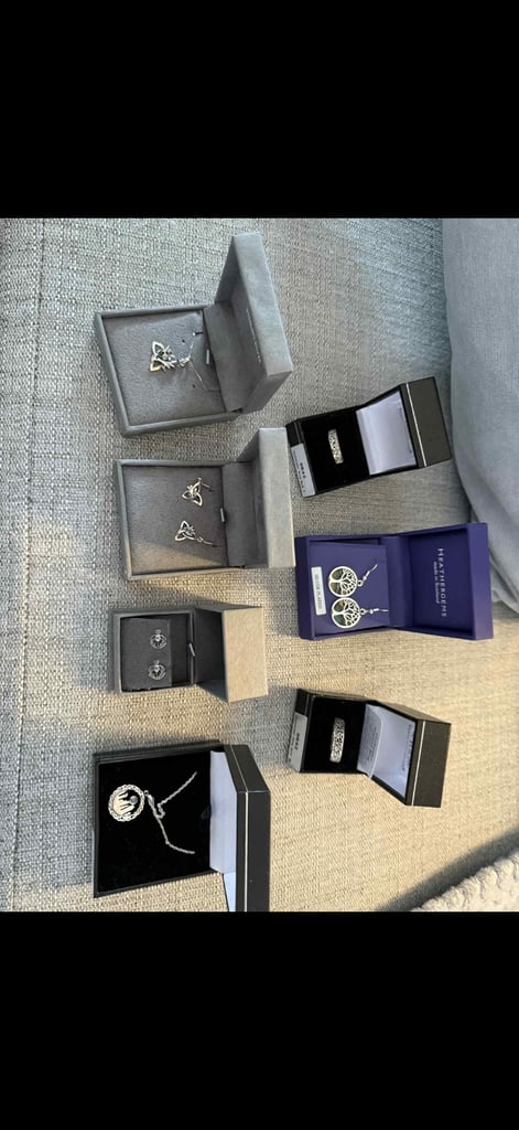 Job lot jewellery 