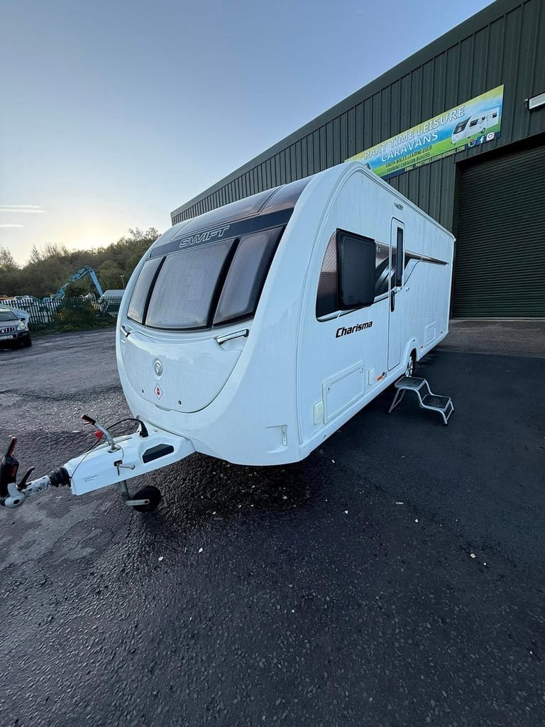 2018 SWIFT CHARISMA 580 - 4 BERTH CARAVAN 