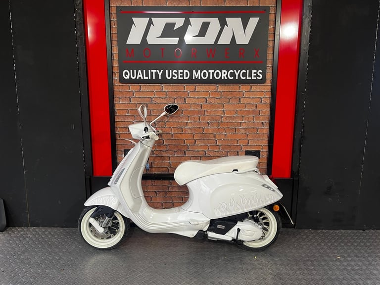 Piaggio Vespa 125cc Scooter JUSTIN BIEBER LIMITED EDITION 