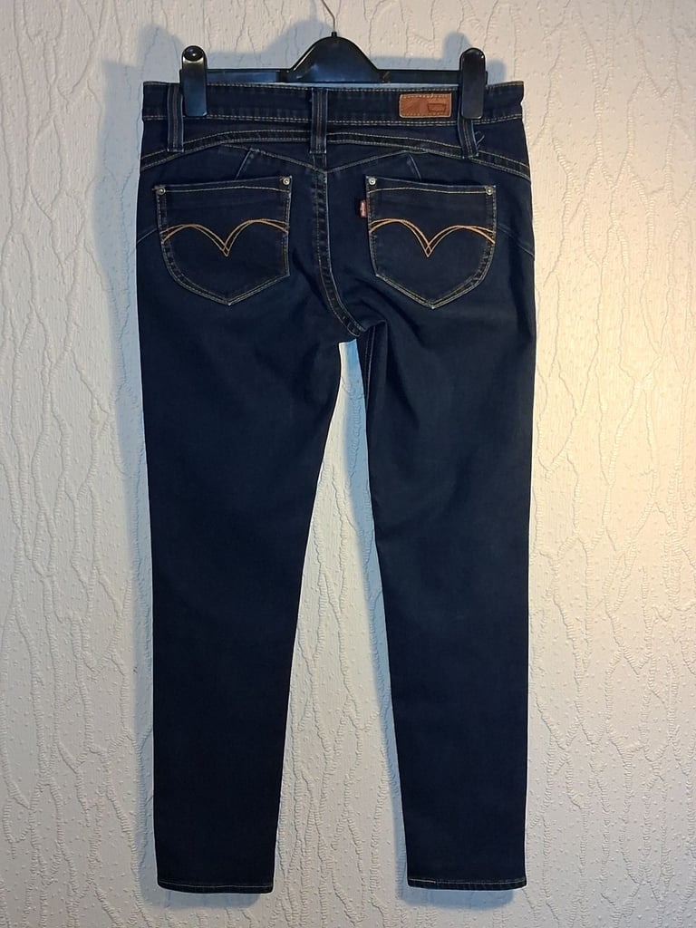 Levis ladies jeans 