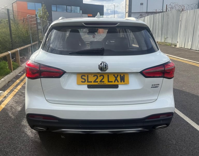 2022 MG MG HS 1.5 T-GDI 16.6kWh Exclusive Auto Euro 6 (s/s) 5dr ESTATE Petrol/Electric Hybrid Aut...