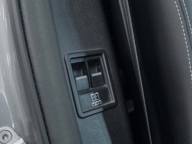 2021 Land Rover Discovery 3.0 D300 R-Dynamic HSE 5dr Auto ESTATE DIESEL Automatic