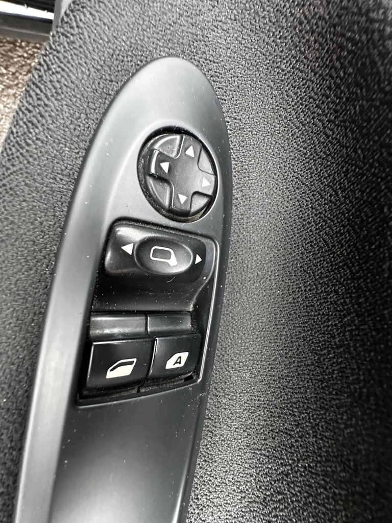 2015 DS Automobiles DS 3 1.6 BlueHDi DStyle Nav Euro 6 (s/s) 3dr HATCHBACK Diesel Manual