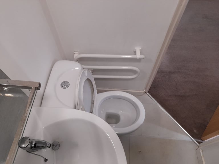 Spacious & Cosy Studio for Rent in - ME14 2UU