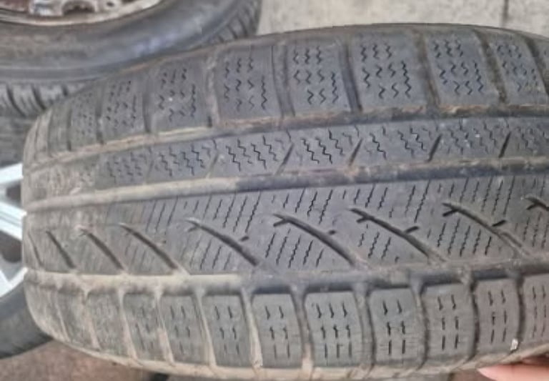 VW Golf alloy wheels