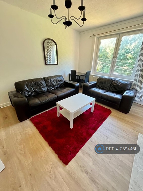 1 bedroom flat in Ruthrieston Crescent, Aberdeen, AB10 (1 bed) (#2594461)