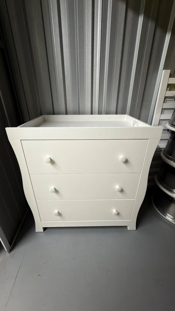 Little Acorns Traditional Sleigh Changing Table Dresser, White