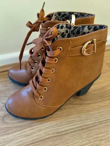 ladies tan ankle boots, size 4, as new £2.00 ( southampton) | in Hedge End,  Hampshire | Gumtree